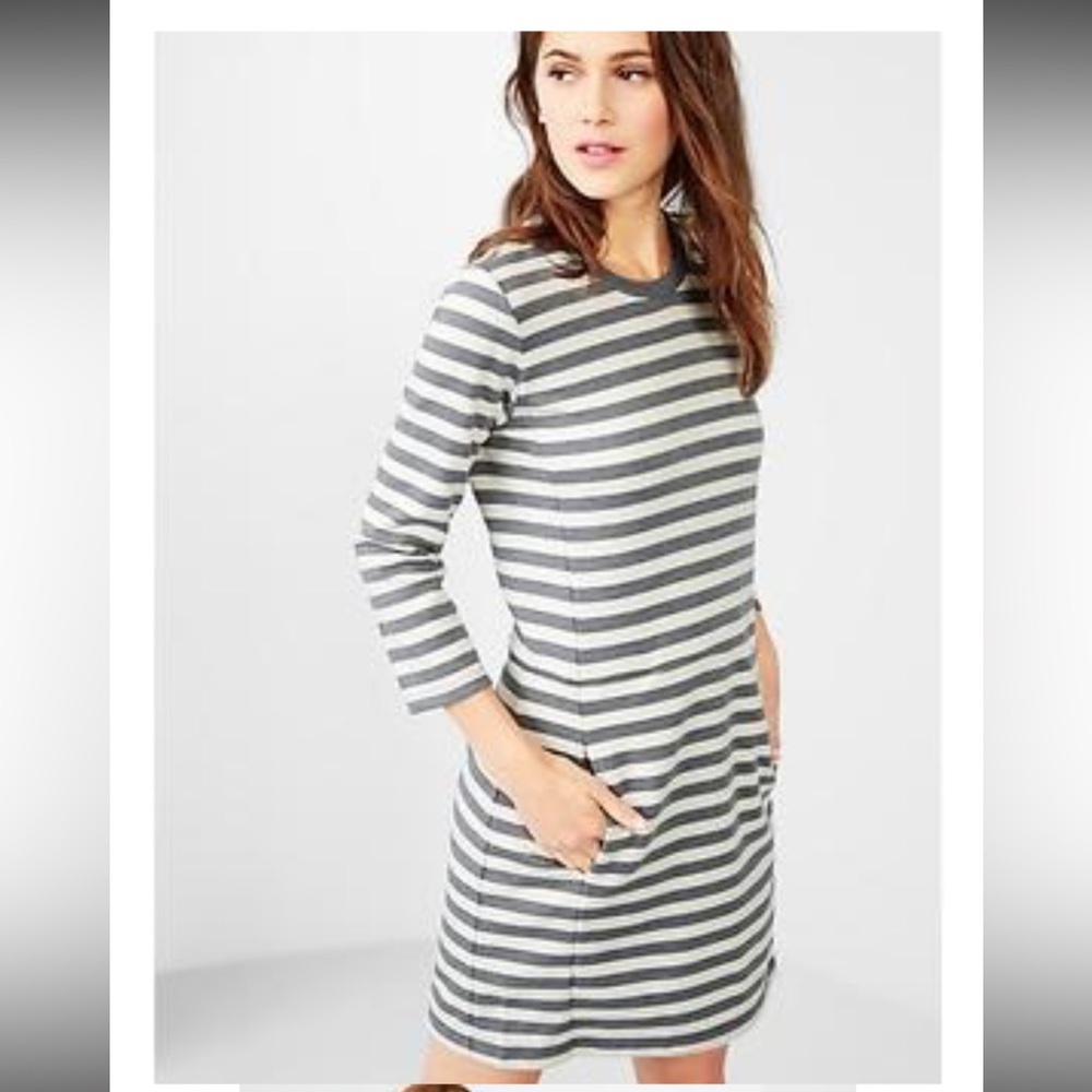 GAP Gray and White Striped Long Sleeve Dress